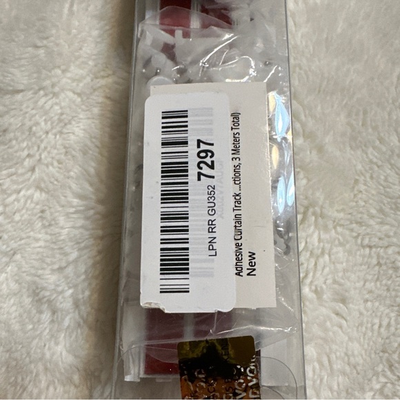 Urbanred Self Adhesive Ceiling or Wall Curtain Track 3 Meters - Picture 3 of 5